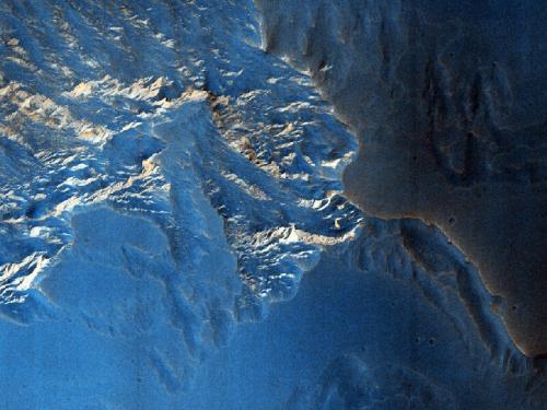 NASA опубликовало новые снимки Марса в высоком разрешении