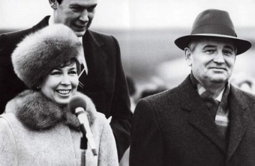 Как выглядят жены известных политиков последнего столетия