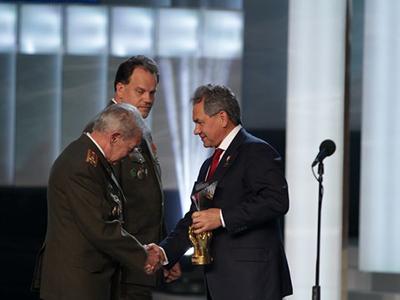 Дмитрий Дибров отправляет жену в роддом