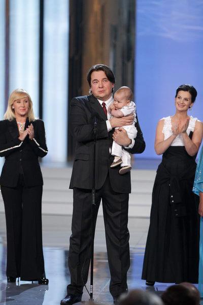 Дмитрий Дибров отправляет жену в роддом