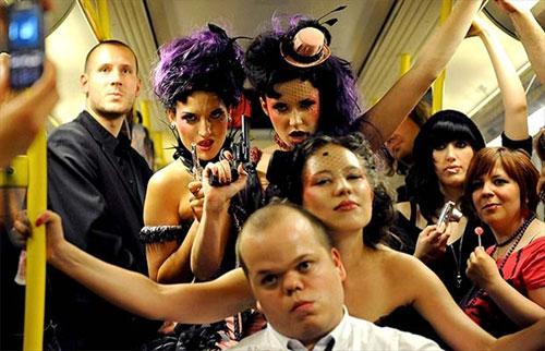 Дефиле фриков прошло в берлинском метро