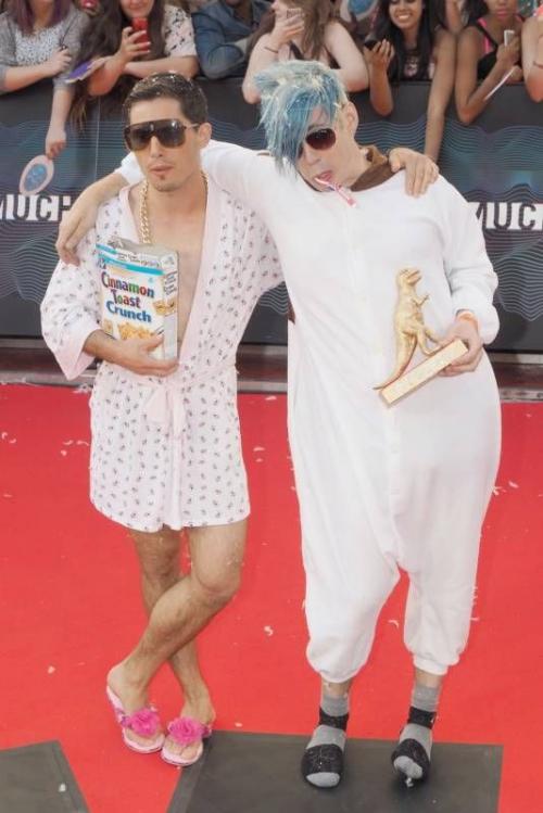 Самые нелепые и безвкусные наряды звезд Голливуда