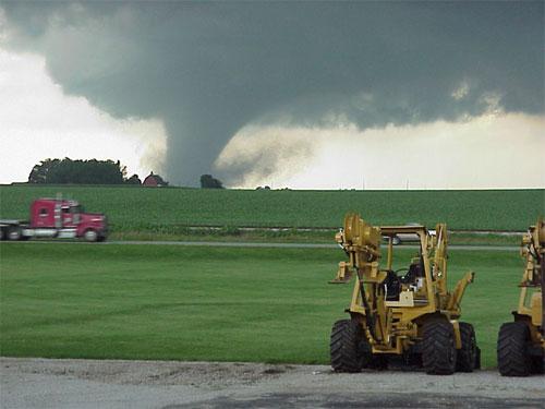 Охота за ураганом: лицом к лицу с торнадо