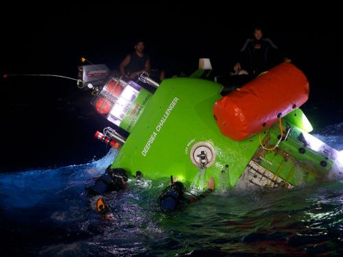 Погружение в Марианскую впадину Джеймса Кэмерона: как это было