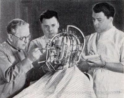 Агрегат для измерения параметров головы и записи контуров лица (1933)