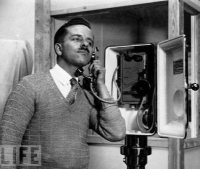 Ларингофон - телефон, передающий вибрации голосовых связок (1929)