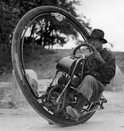 Одноколесный мотоцикл, развивающий скорость 150 км/ч (Италия, 1931)