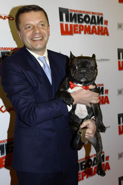 Парфенов пришел на премьеру с… собакой