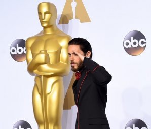 10 знаменитых актеров, которые выглядят моложе своих лет