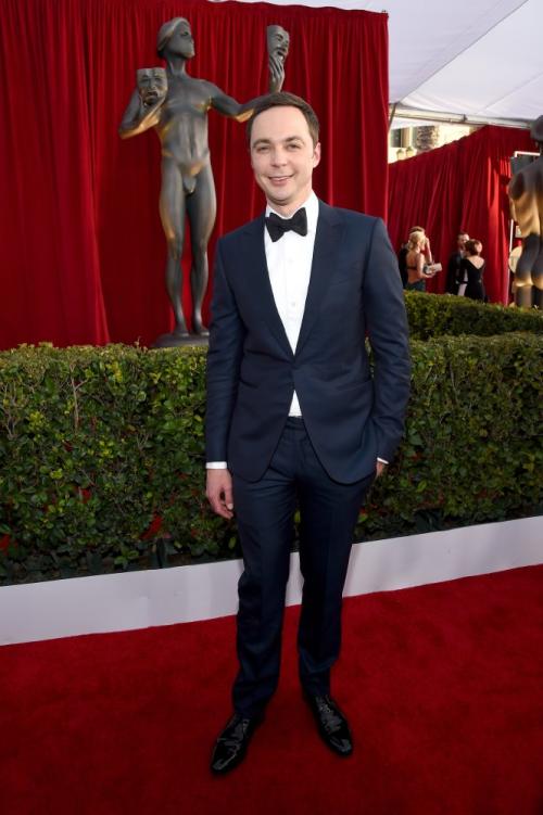 10 знаменитых актеров, которые выглядят моложе своих лет