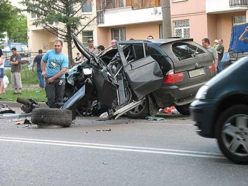 Страшная авария: BMW разорвало в клочья