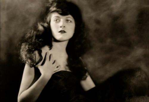 20 актеров, которые умерли во время съемок фильмов