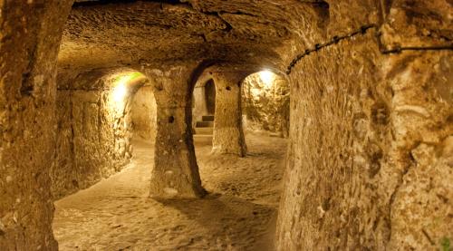Самые таинственные подземные города в истории