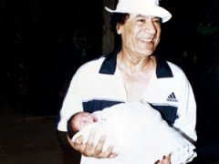 Фото из семейного альбома Каддафи, найденного в резиденции