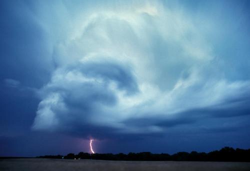 Фотограф коллекционирует ураганы