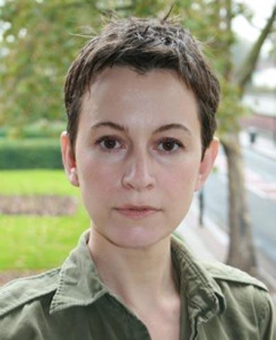 Британский дизайнер шьет одежду из бактерий