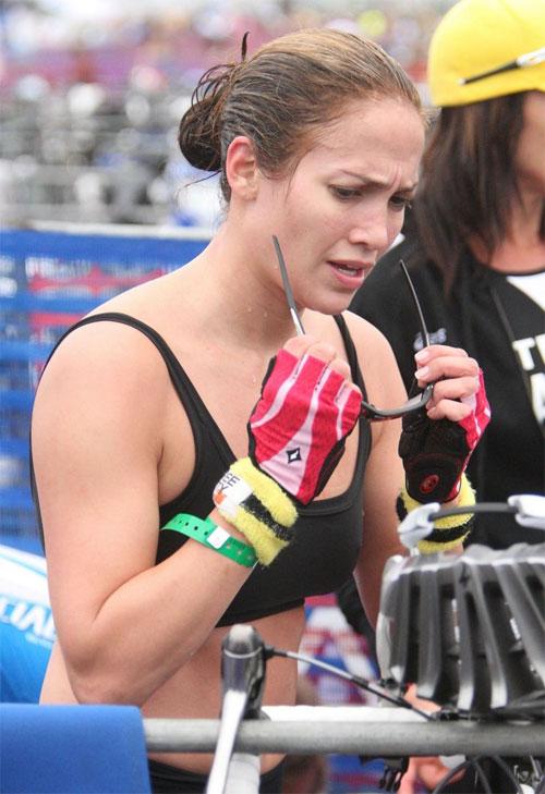 Дженнифер Лопес победила в триатлоне