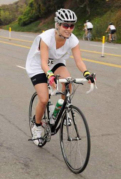 Дженнифер Лопес победила в триатлоне