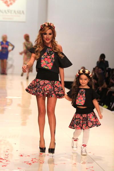 Бородина и Милявская вывели дочерей на подиум