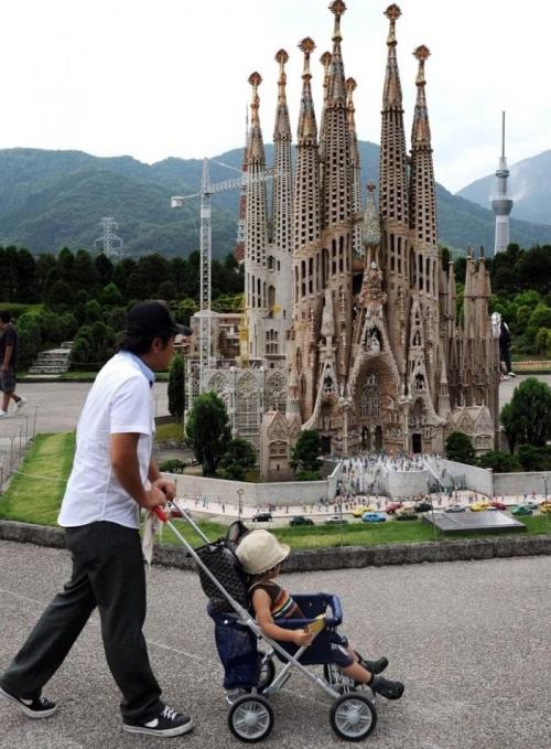 Самые знаменитые строения в масштабе 1:25