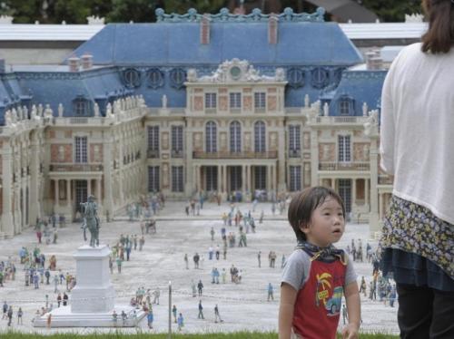 Самые знаменитые строения в масштабе 1:25