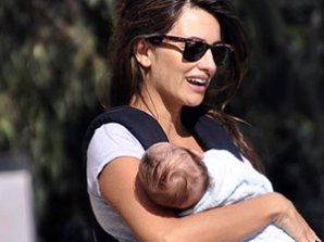 Пенелопа Крус показала сына