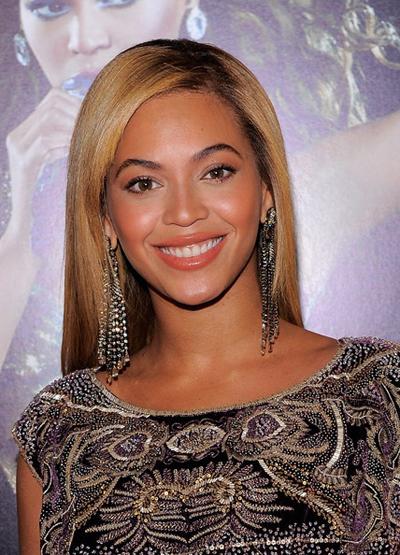 Звездные губы: Настоящие или «прокачанные»?