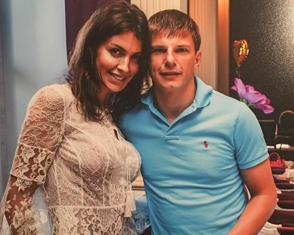 Знаменитости, которые изменяли и были пойманы на измене