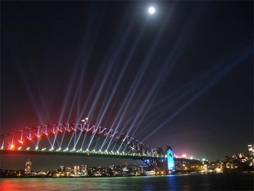 Мост в Сиднее влечёт самоубийц