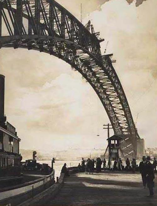 Мост в Сиднее влечёт самоубийц