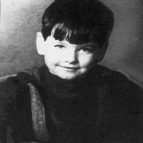 Знаменитости, которых воспитывали приемные родители