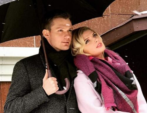 Звездные пары, которые не спешили заключать брак