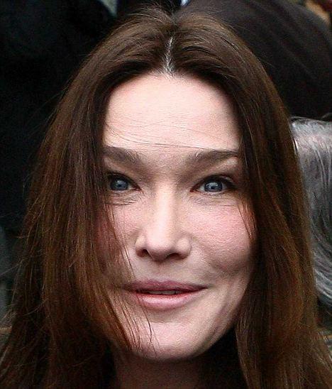 Первую леди Франции состарили ботокс и сигареты