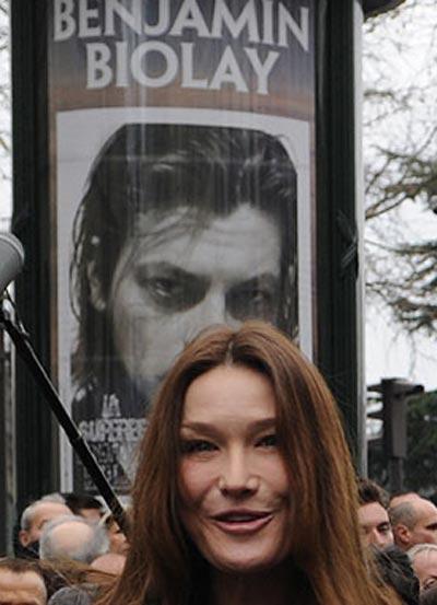 Первую леди Франции состарили ботокс и сигареты