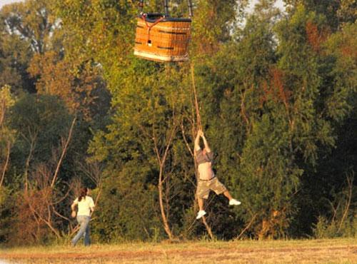 Воздушный шар сбежал от хозяина