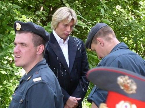 Фото знаменитостей, которые они хотели бы забыть