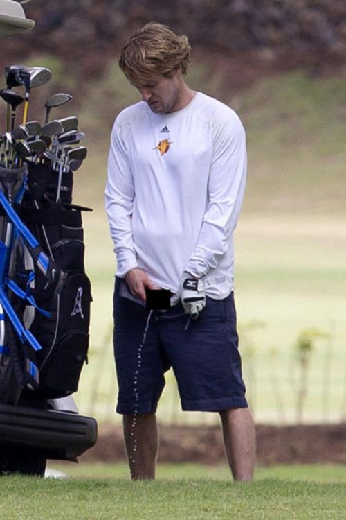 Фото знаменитостей, которые они хотели бы забыть