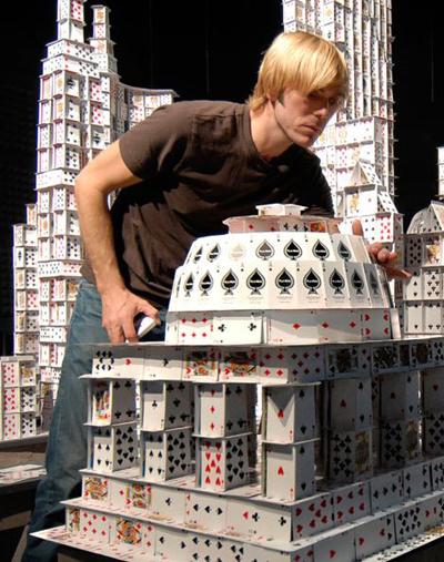 Удивительный карточный скульптор Брайан Берг