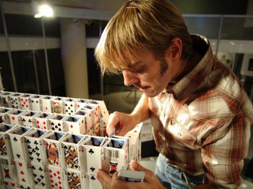 Удивительный карточный скульптор Брайан Берг