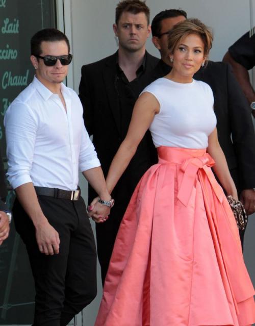 Хищницы или знаменитые женщины, предпочитающие мужчин помоложе