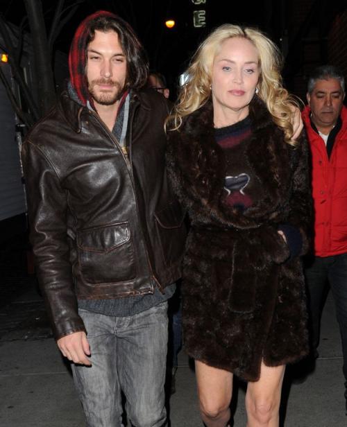 Хищницы или знаменитые женщины, предпочитающие мужчин помоложе