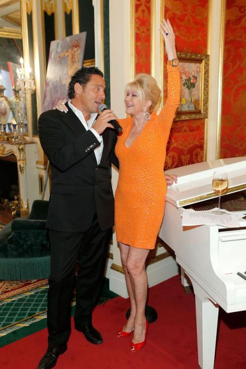 Хищницы или знаменитые женщины, предпочитающие мужчин помоложе