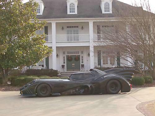 Бэтмобиль выставлен на eBay