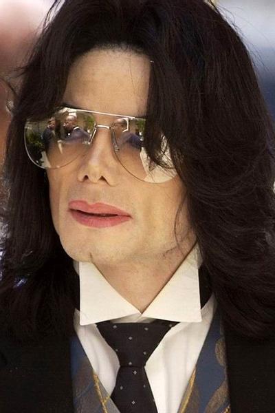 Топ-9 знаменитостей, в кончину которых отказываются верить