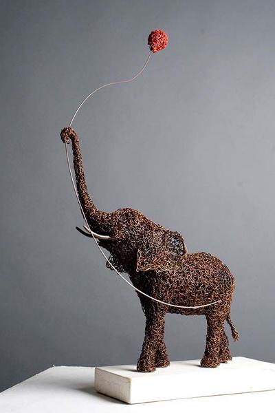 Воздушное железо скульптора Маттиа Тротта