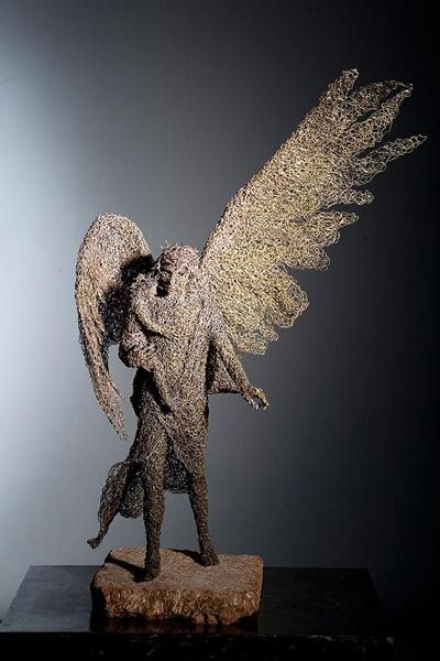 Воздушное железо скульптора Маттиа Тротта