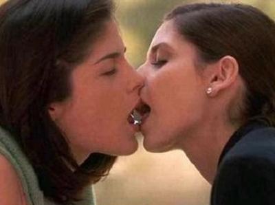 Поцелуй Интимного Места Сэльмы Блэр – Жестокие Игры (1999)