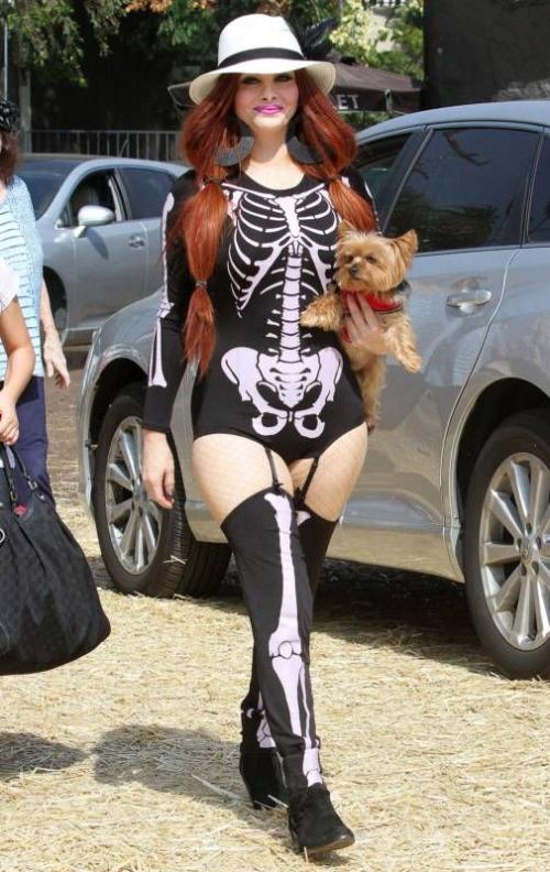 Самые нелепые и безвкусные наряды знаменитостей. Ч .2