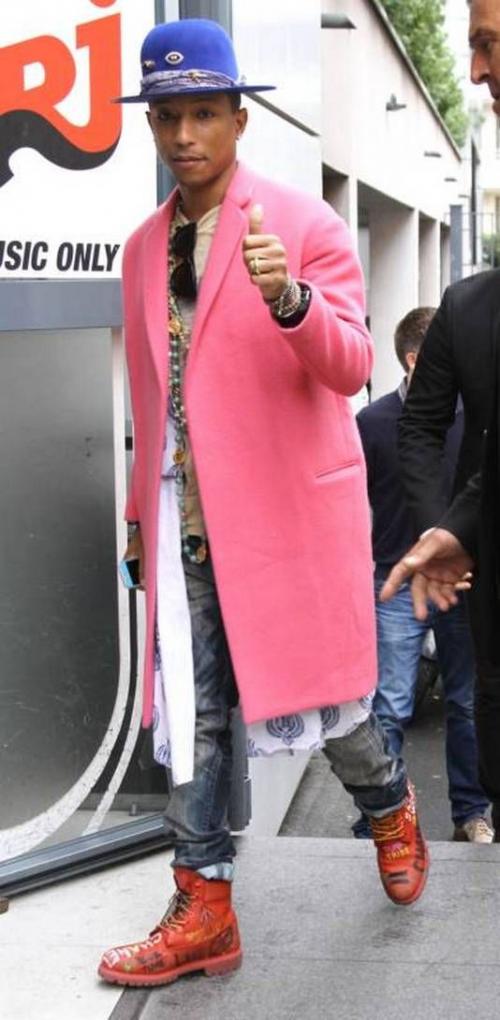 Самые нелепые и безвкусные наряды знаменитостей. Ч .2