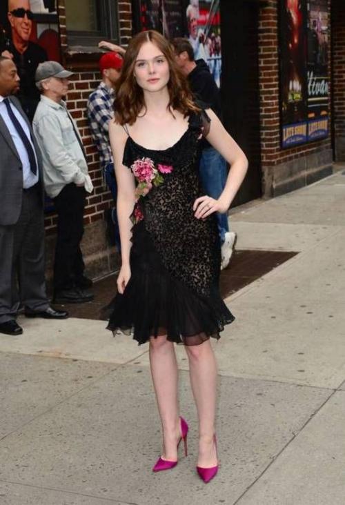 Самые нелепые и безвкусные наряды знаменитостей. Ч .2